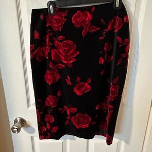 Talbots Black with Red Rose Velour Skirt - size 10